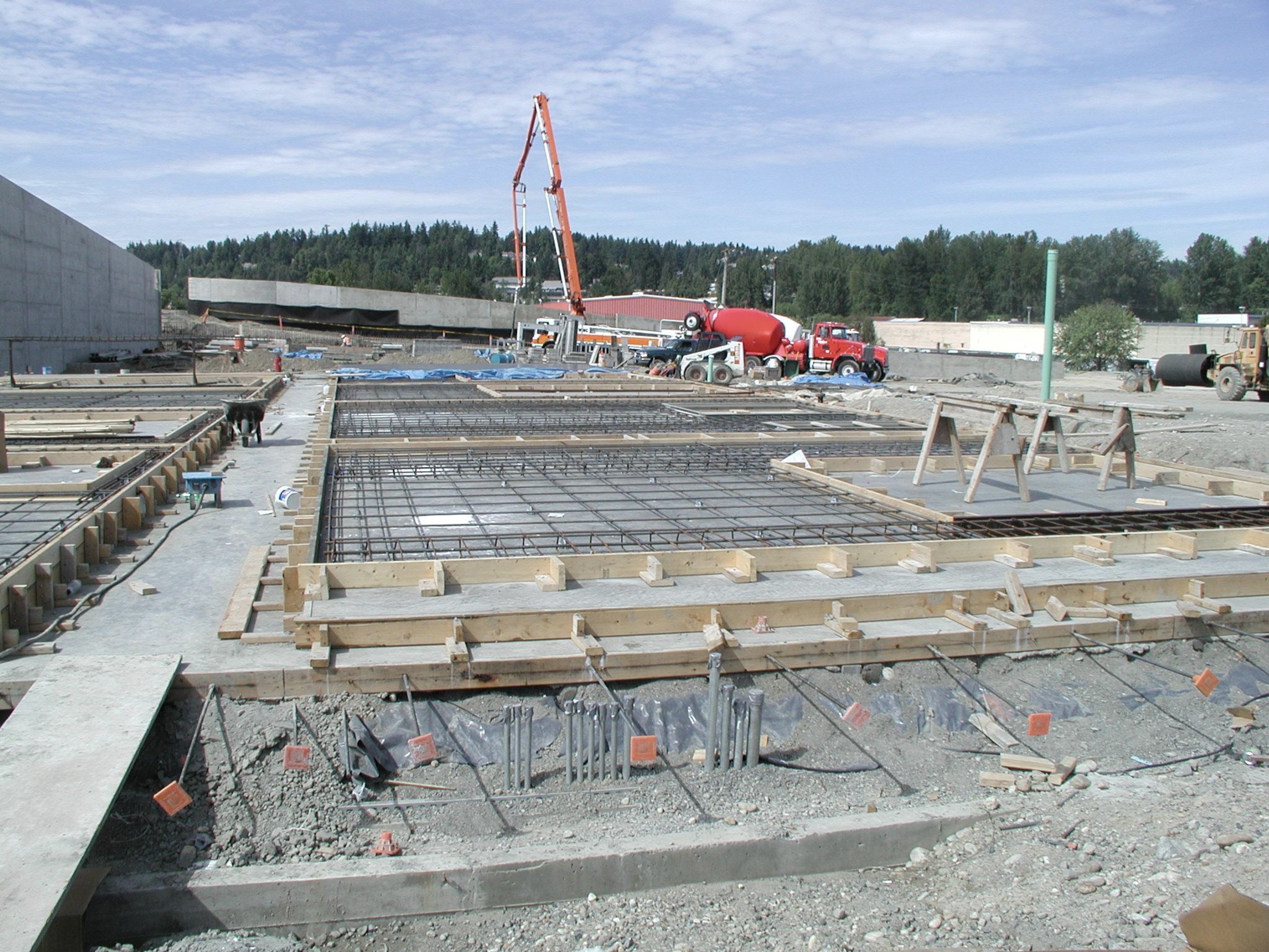 Tilt-up hollow core panel installation